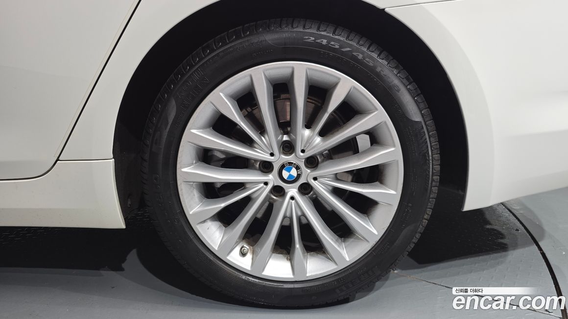 BMW 5-Series 2019