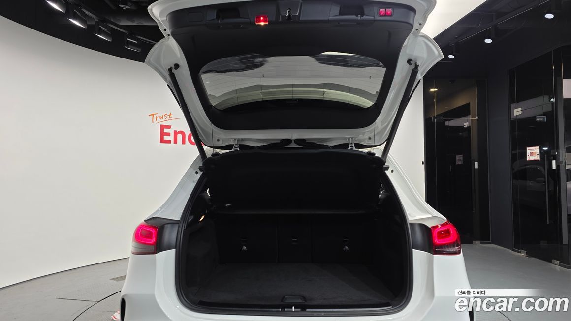 Mercedes-Benz GLA-Class 2021