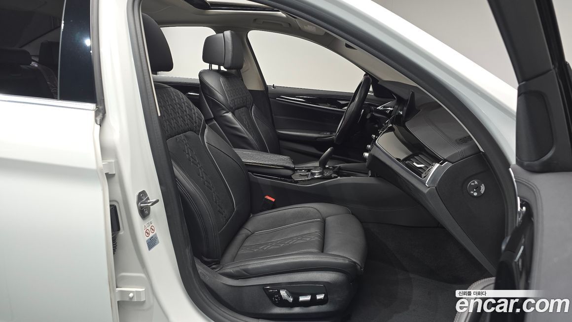BMW 5-Series 2019