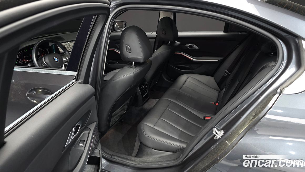 BMW 3-Series 2021