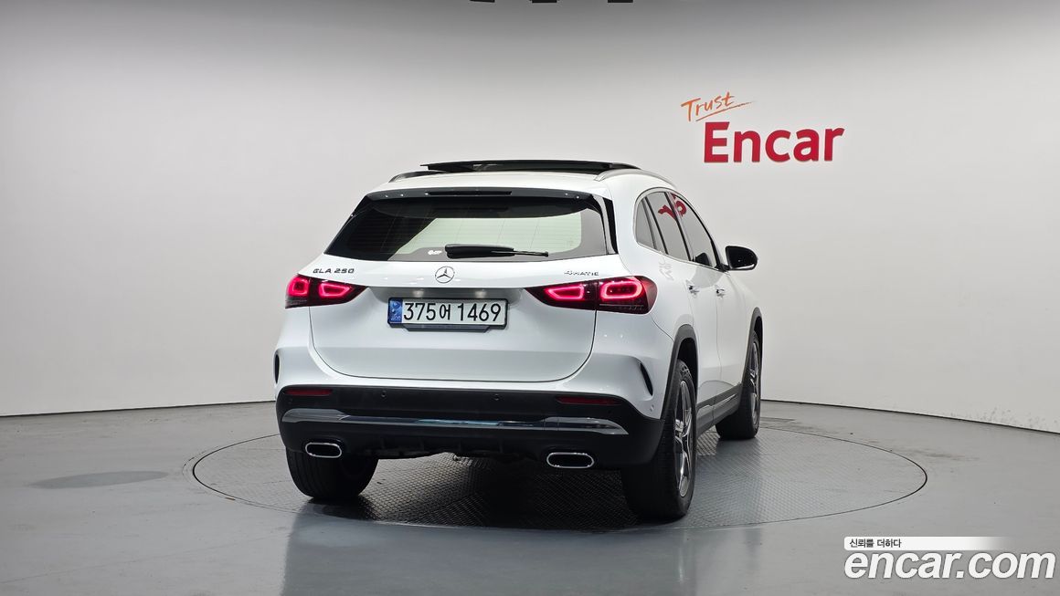 Mercedes-Benz GLA-Class 2021