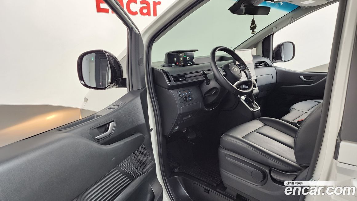 Hyundai Staria 2025