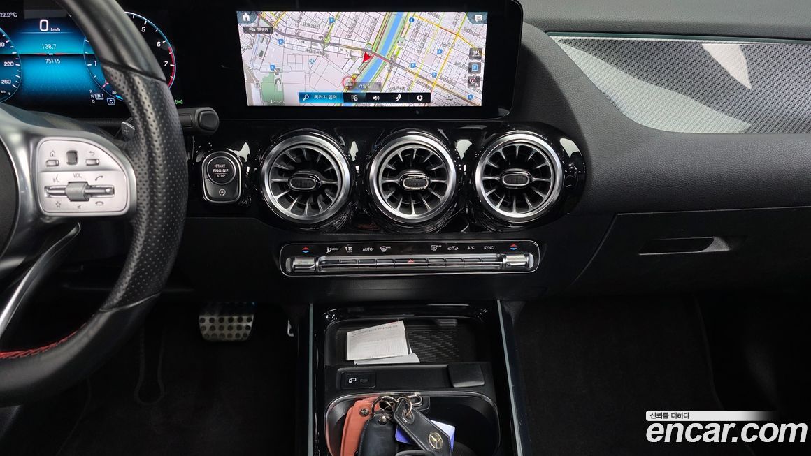 Mercedes-Benz GLA-Class 2021