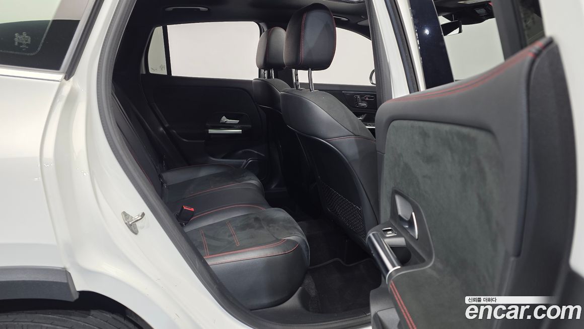 Mercedes-Benz GLA-Class 2021