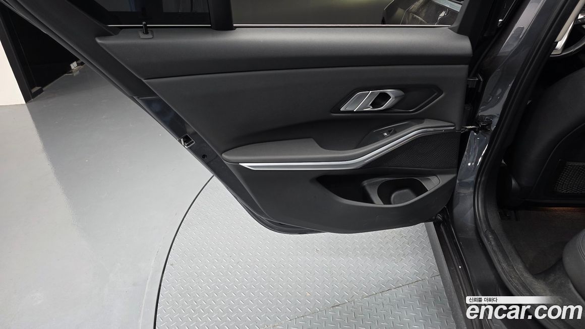 BMW 3-Series 2021