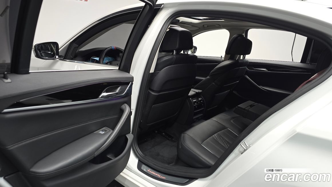 BMW 5-Series 2019