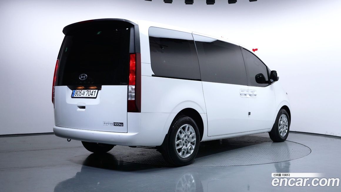 Hyundai Staria 2025