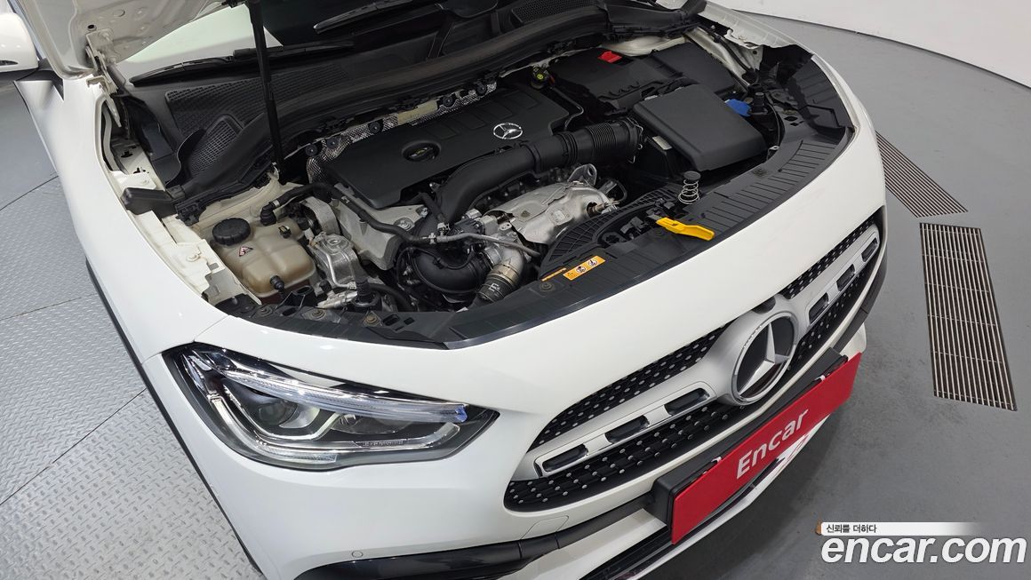 Mercedes-Benz GLA-Class 2021