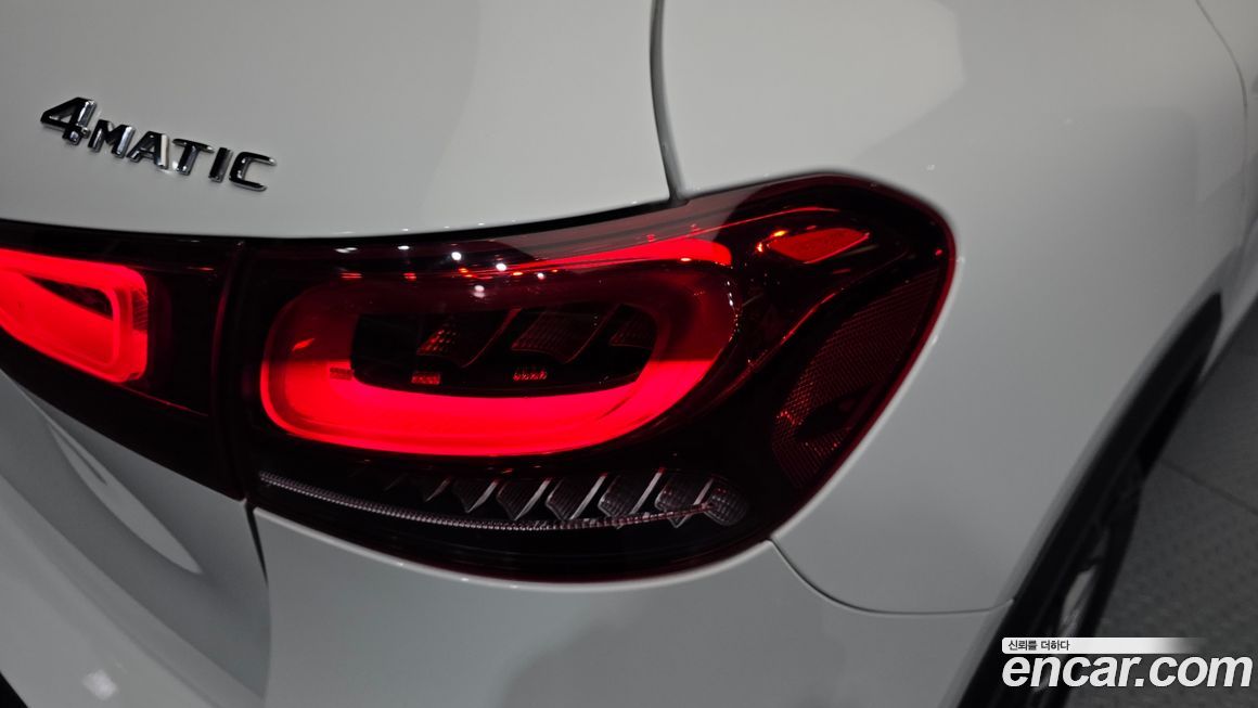 Mercedes-Benz GLA-Class 2021