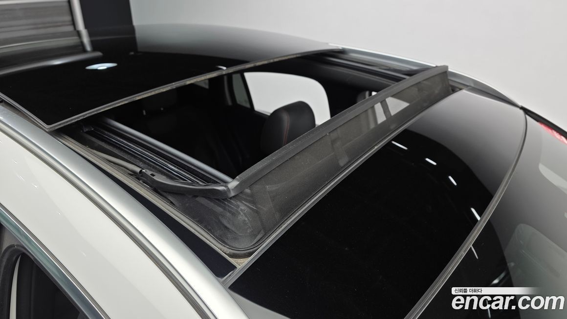 Mercedes-Benz GLA-Class 2021