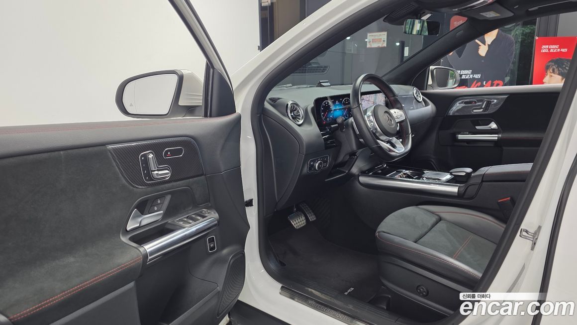 Mercedes-Benz GLA-Class 2021