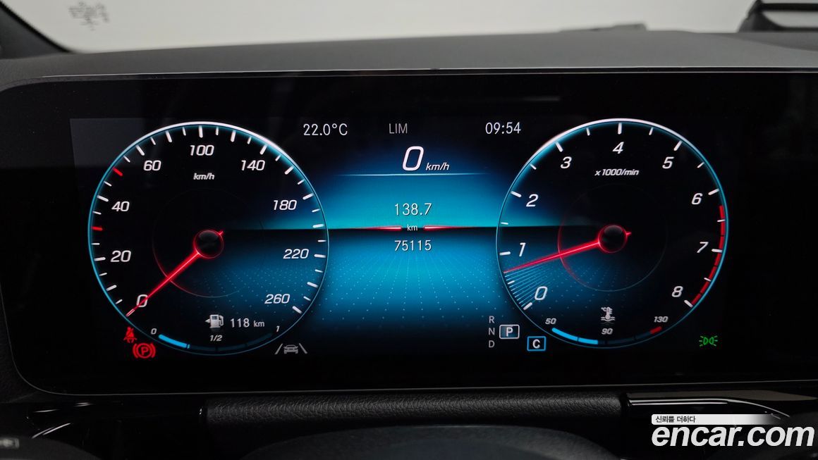 Mercedes-Benz GLA-Class 2021