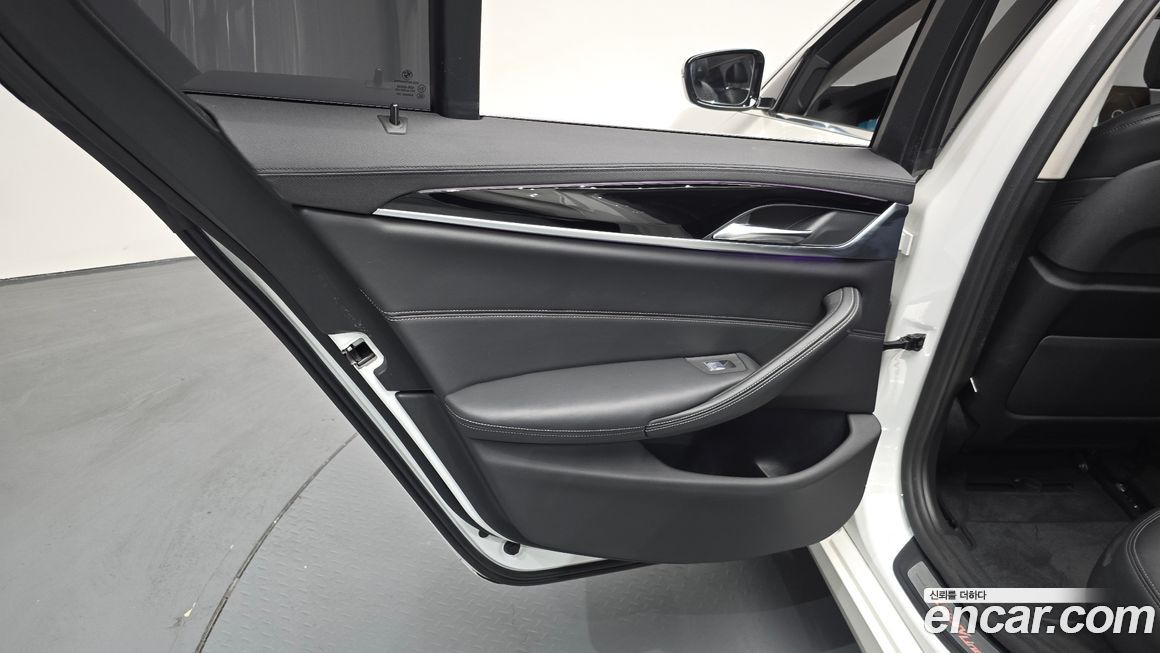 BMW 5-Series 2019