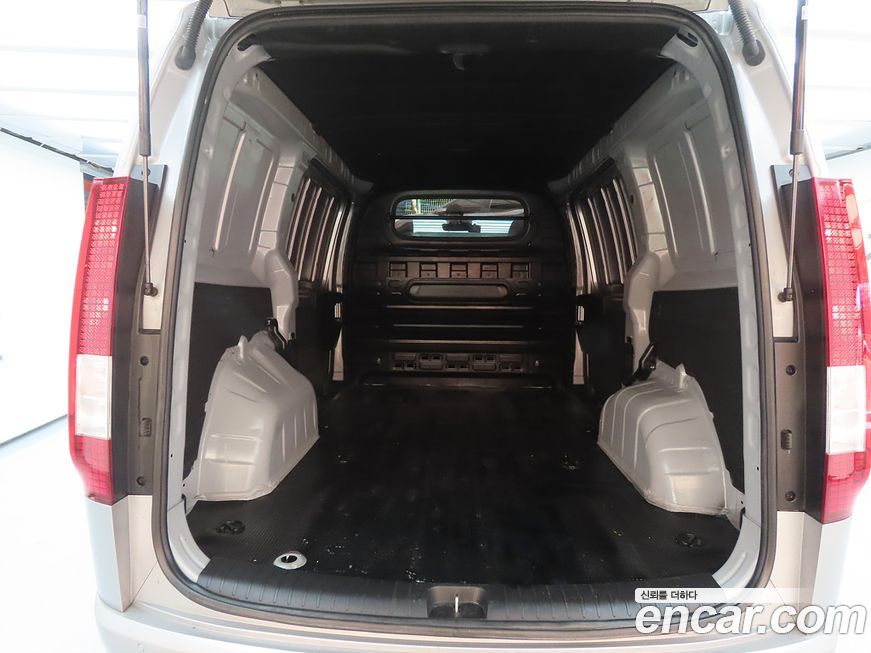 Hyundai Staria 2024