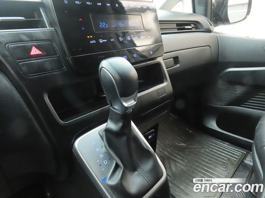 Hyundai Staria 2024