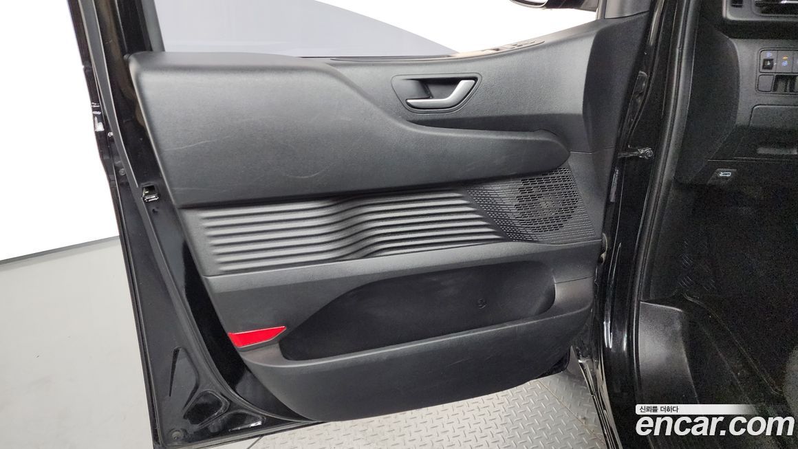 Hyundai Staria 2025