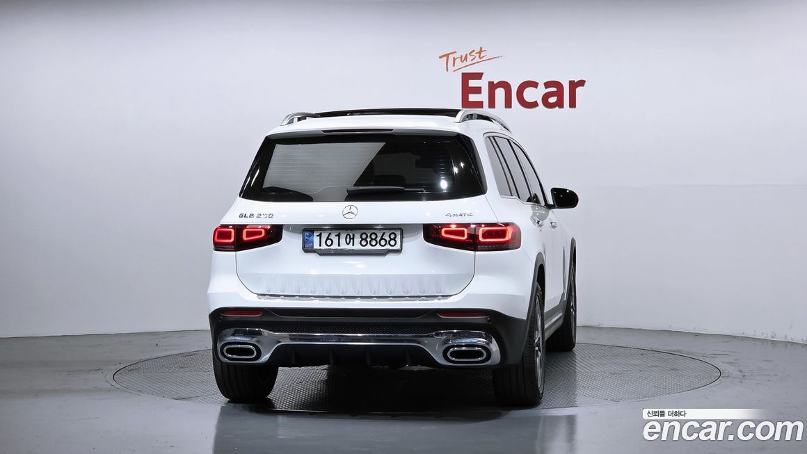 Mercedes-Benz GLB-Class 2020