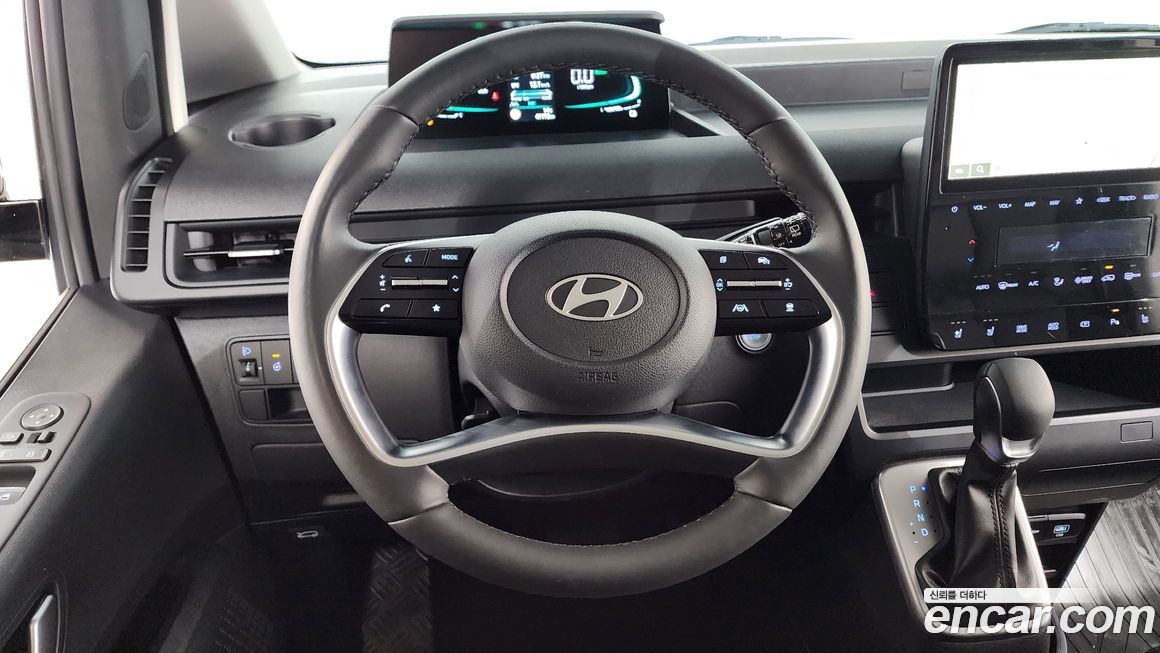 Hyundai Staria 2025