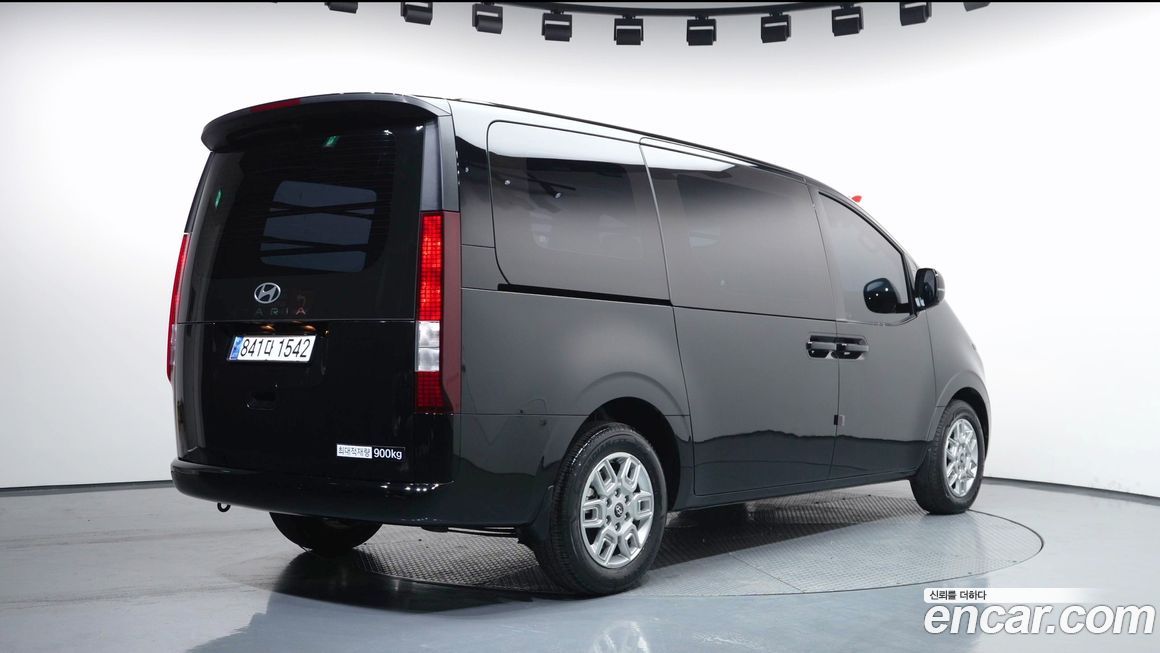 Hyundai Staria 2025