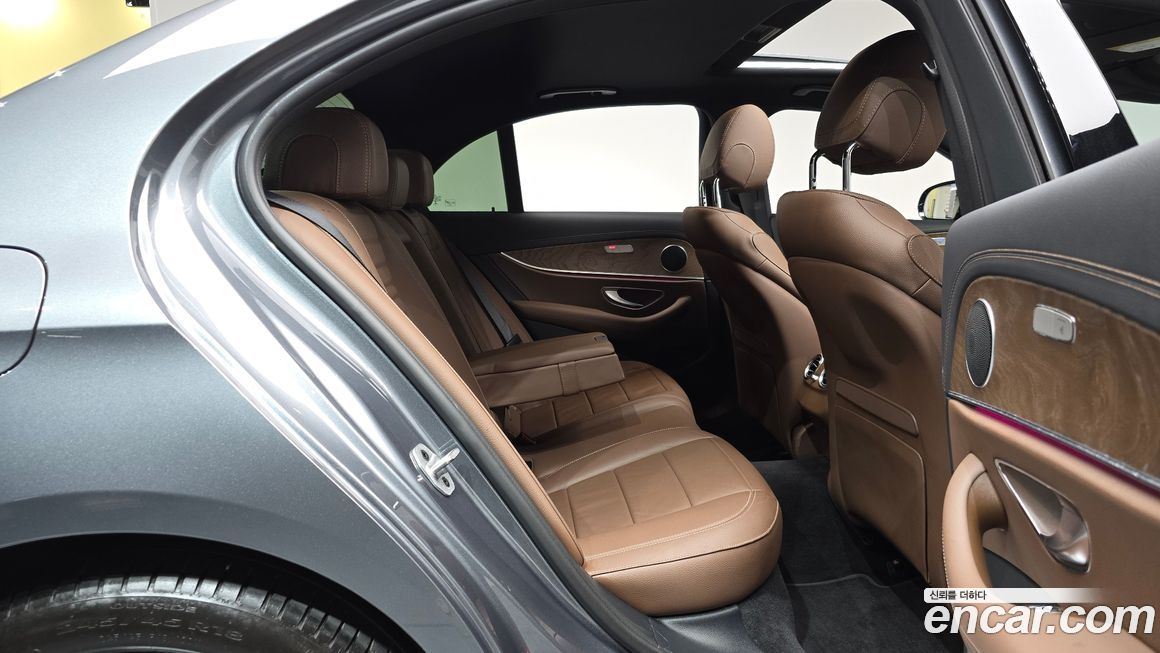 Mercedes-Benz E-Class 2021