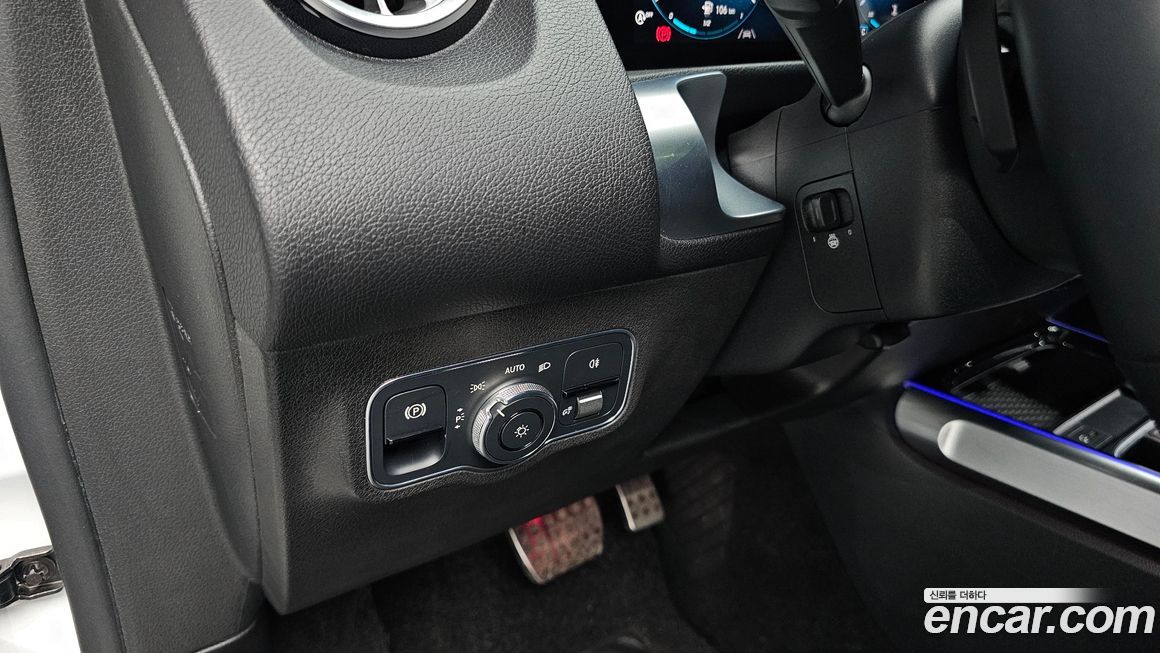 Mercedes-Benz GLB-Class 2020