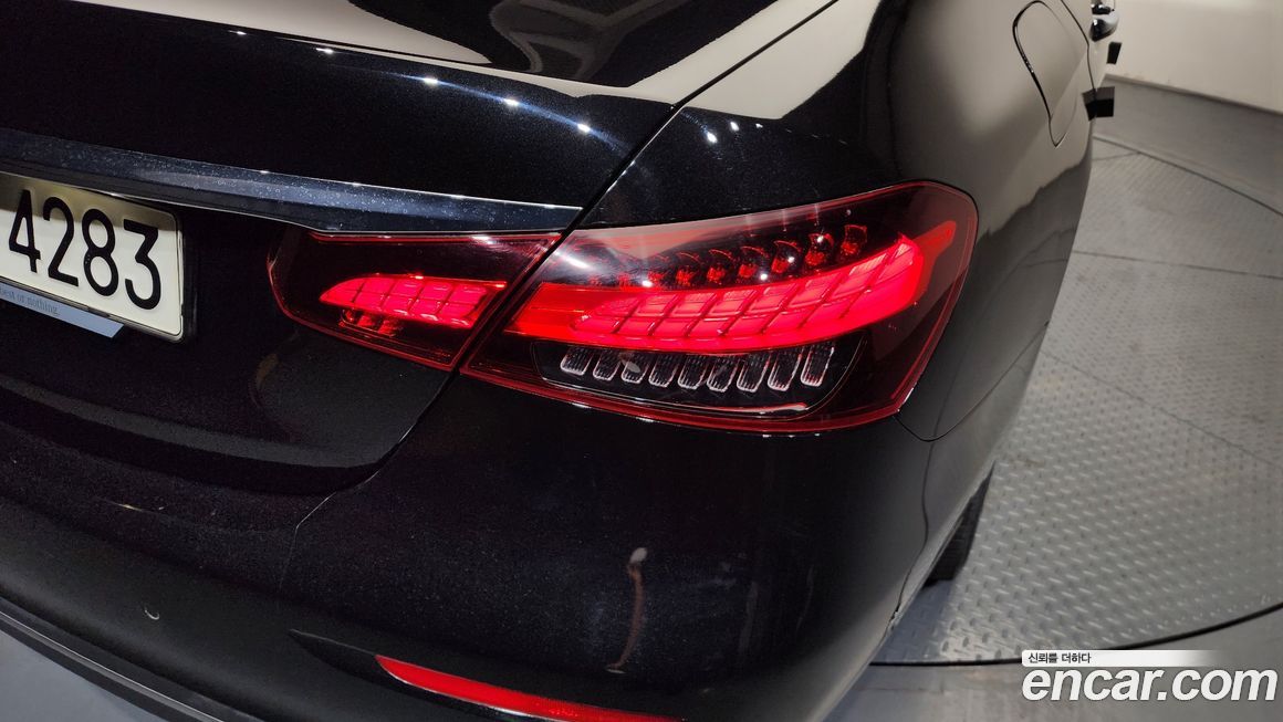 Mercedes-Benz E-Class 2021
