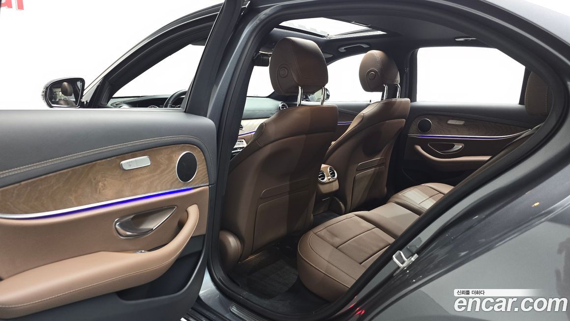 Mercedes-Benz E-Class 2021