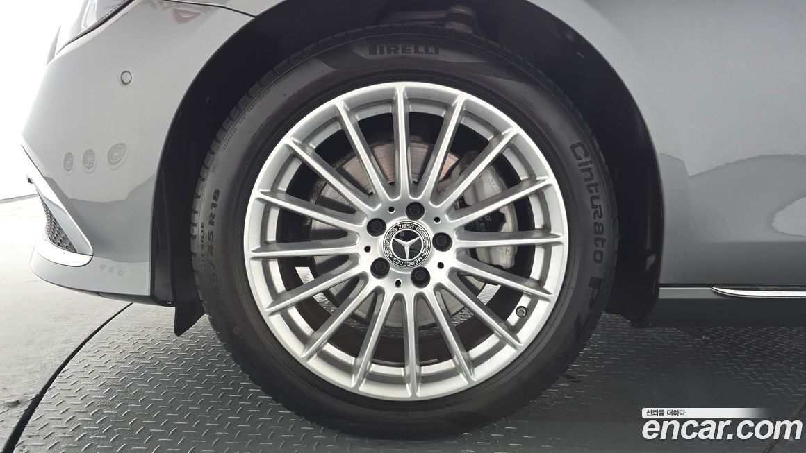 Mercedes-Benz E-Class 2021