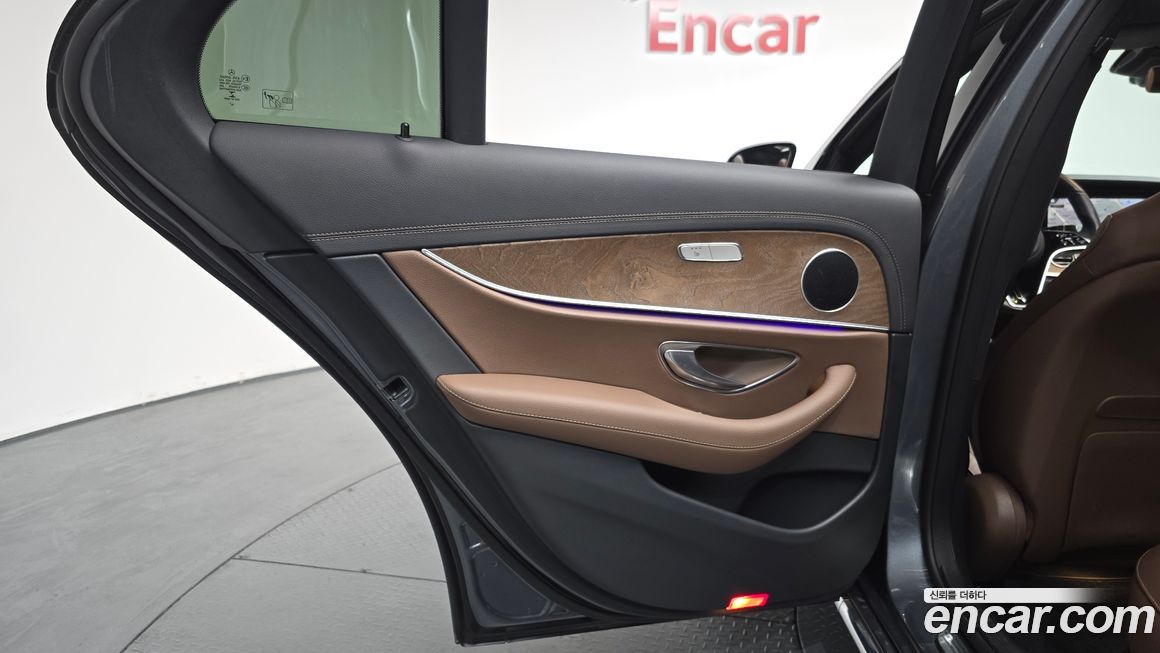 Mercedes-Benz E-Class 2021