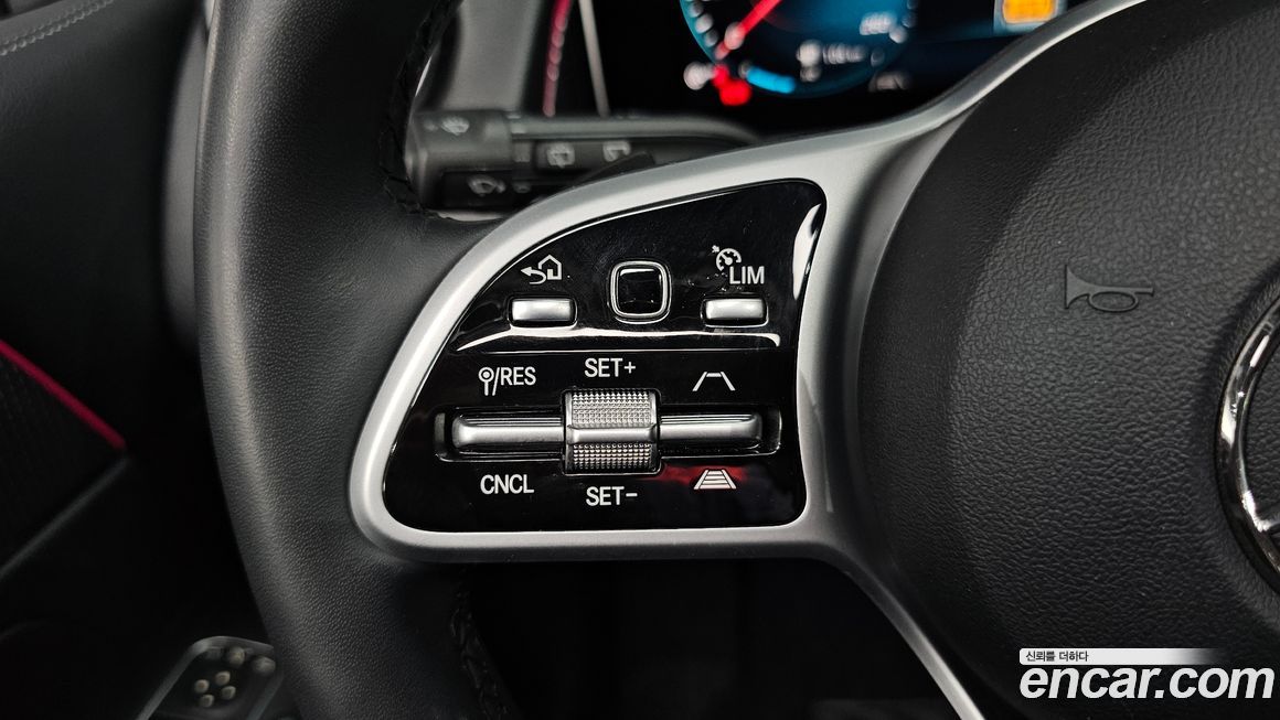 Mercedes-Benz GLB-Class 2020