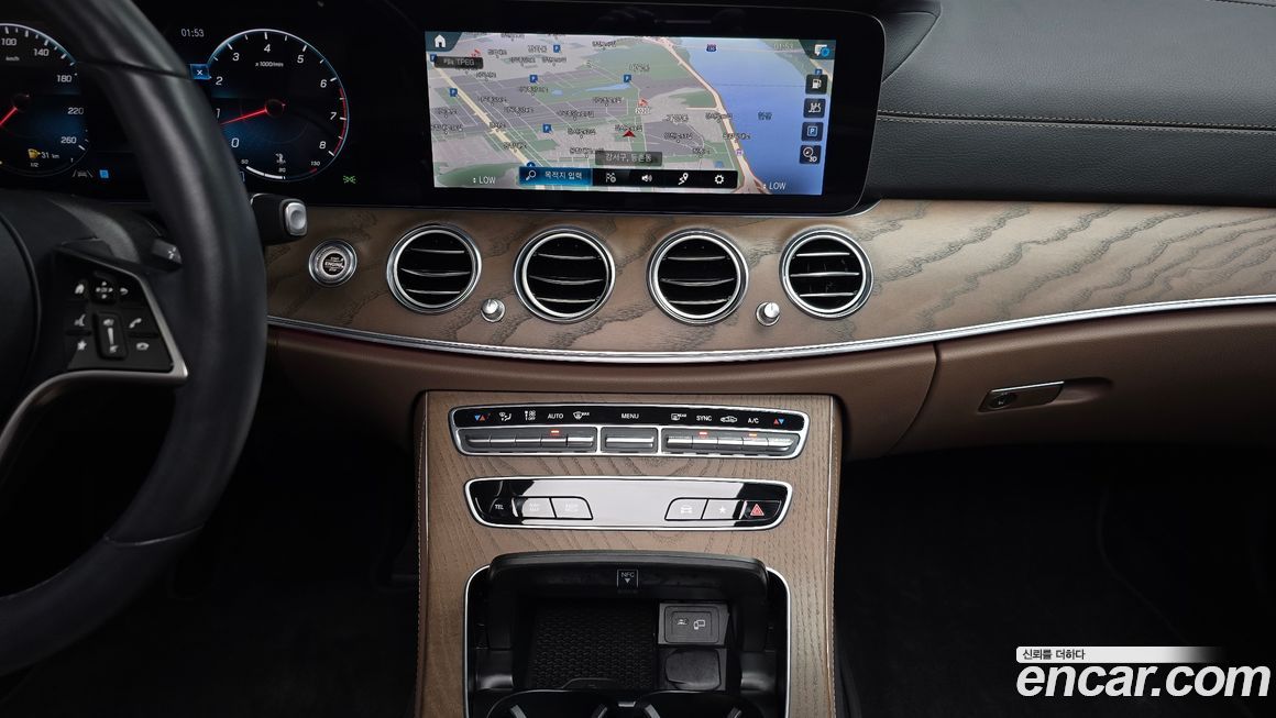 Mercedes-Benz E-Class 2021