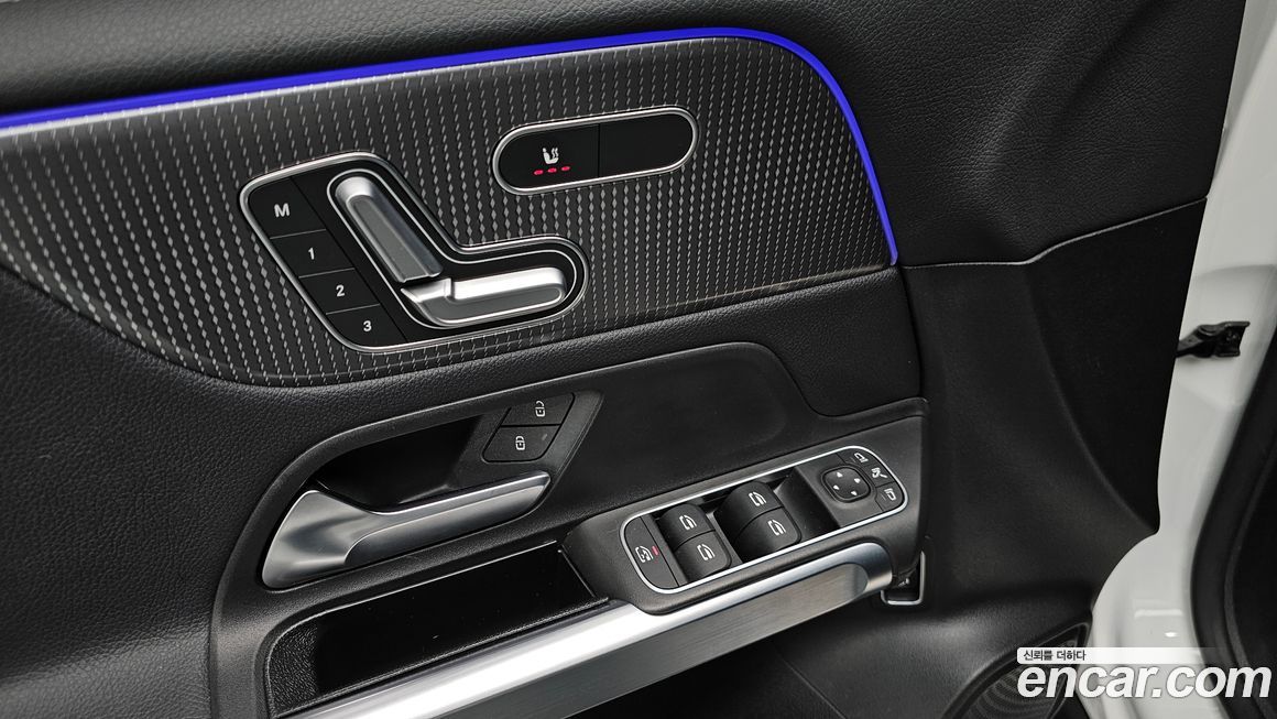 Mercedes-Benz GLB-Class 2020