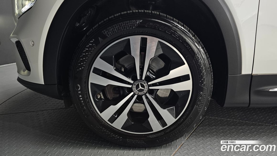 Mercedes-Benz GLB-Class 2020