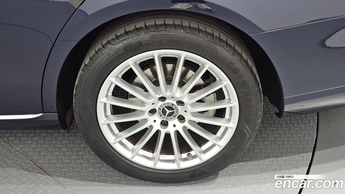 Mercedes-Benz E-Class 2021