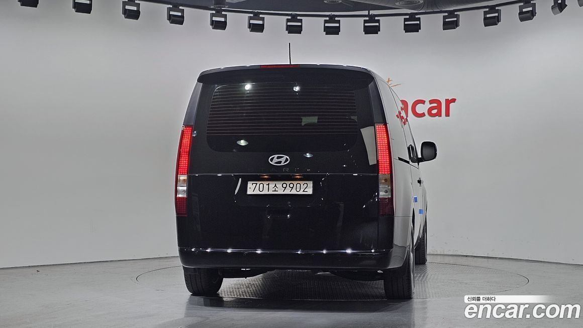 Hyundai Staria 2025