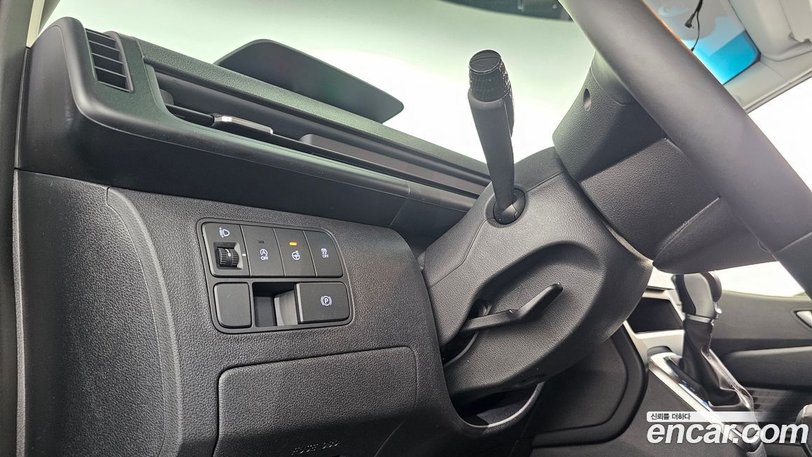 Hyundai Staria 2025