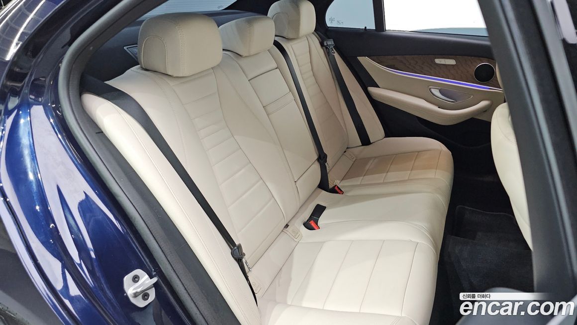 Mercedes-Benz E-Class 2021