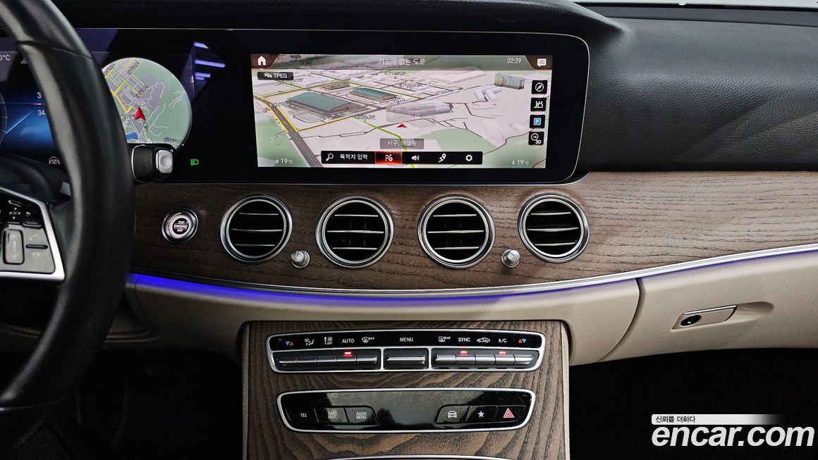 Mercedes-Benz E-Class 2021