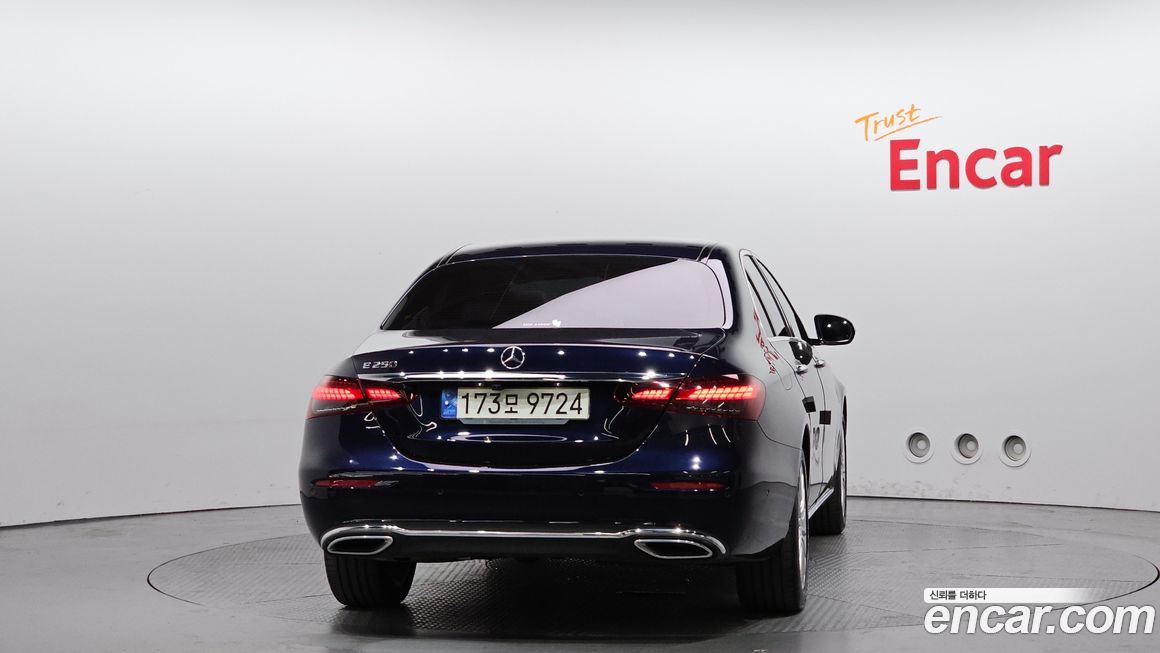 Mercedes-Benz E-Class 2021