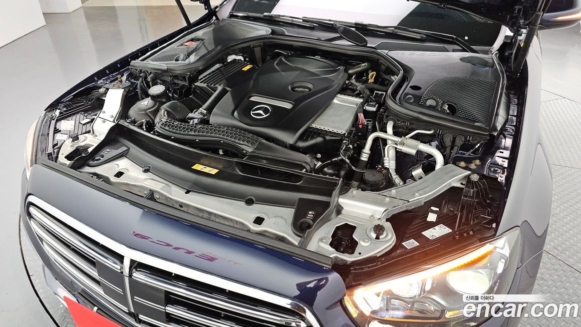 Mercedes-Benz E-Class 2021