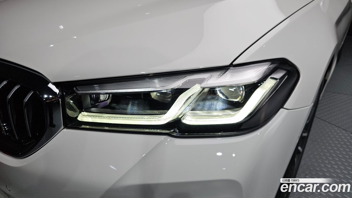 BMW 5-Series 2021