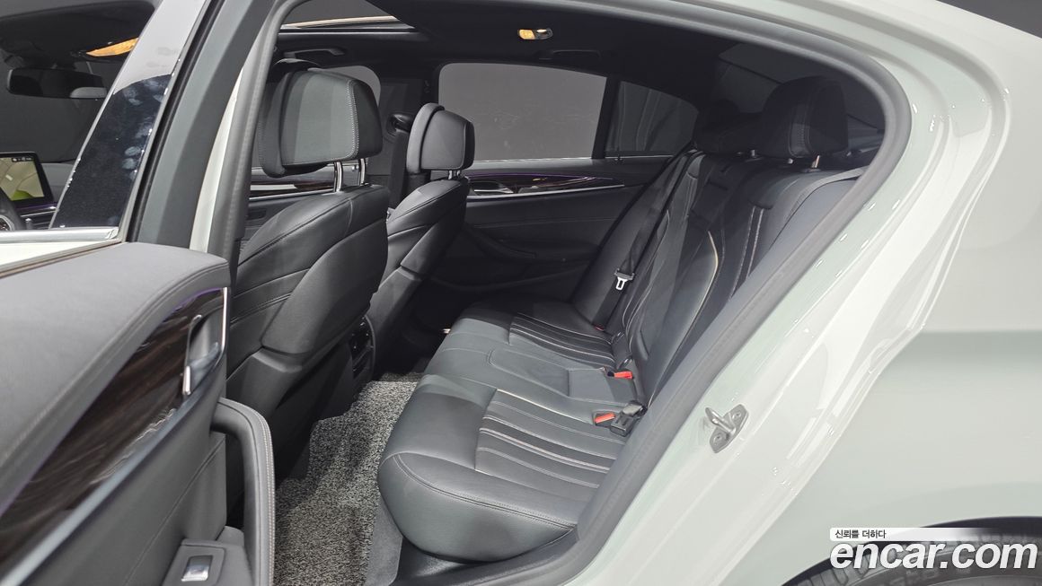 BMW 5-Series 2021