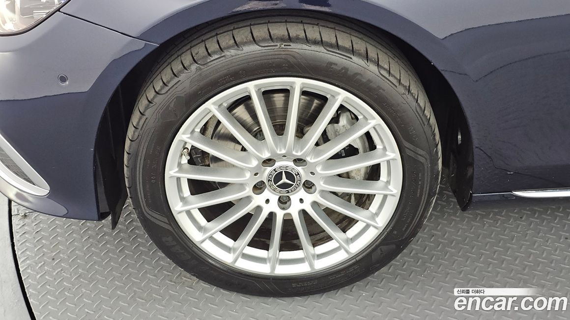 Mercedes-Benz E-Class 2021