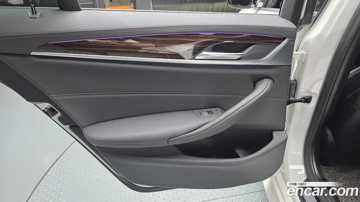 BMW 5-Series 2021