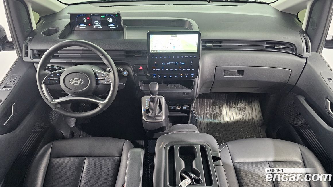 Hyundai Staria 2025