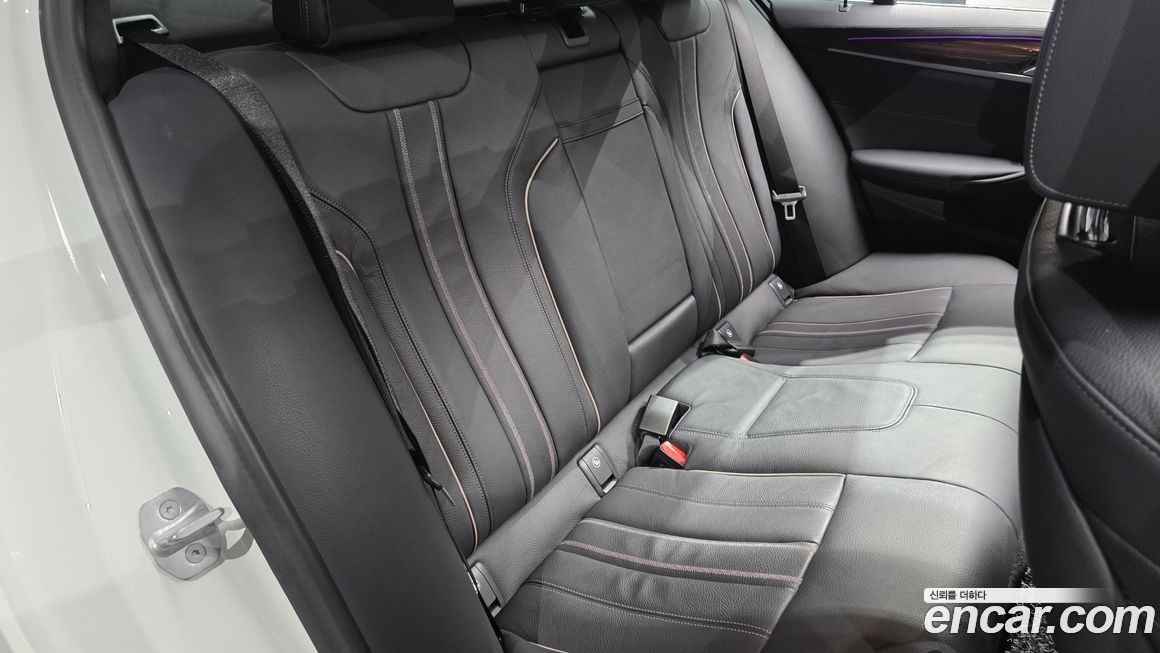 BMW 5-Series 2021