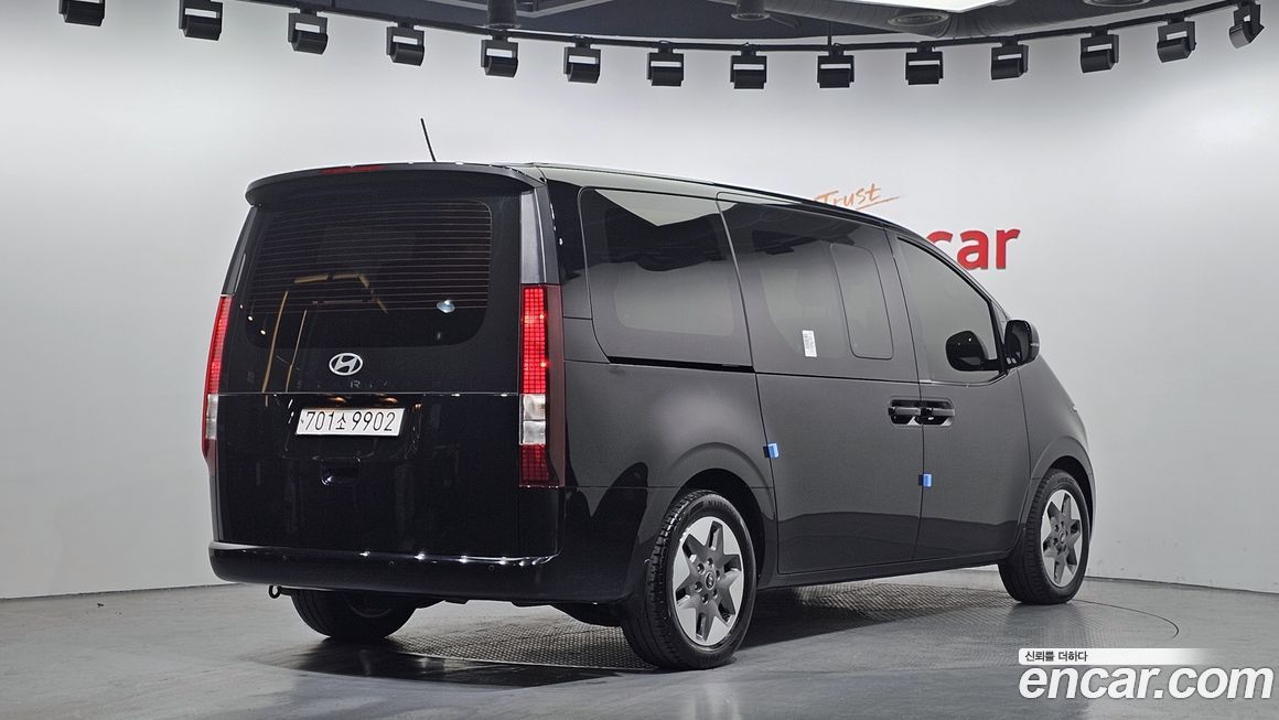 Hyundai Staria 2025