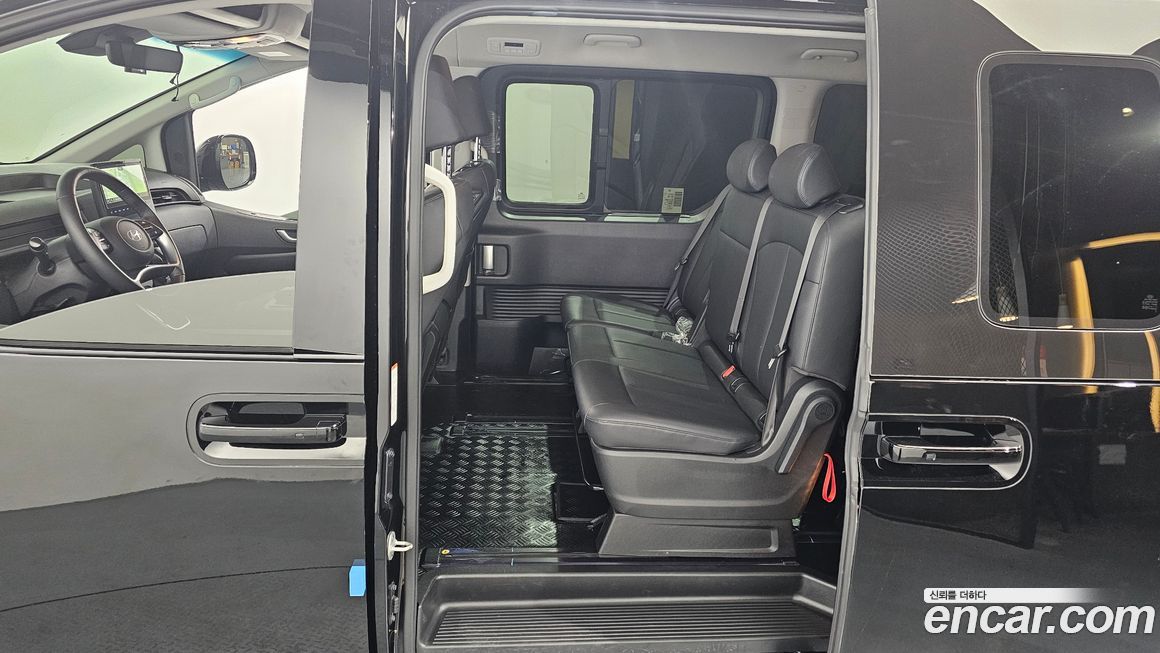 Hyundai Staria 2025