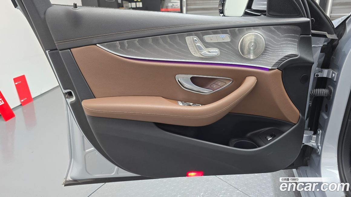 Mercedes-Benz E-Class 2022