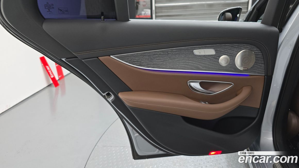 Mercedes-Benz E-Class 2022